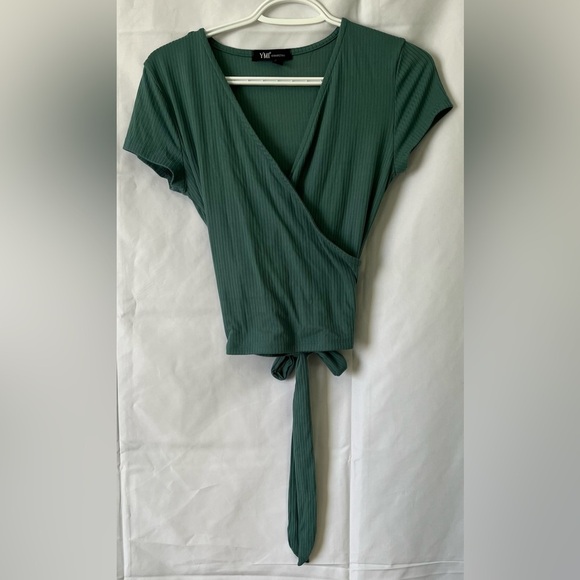 YMI Tops - YMI Wrap Top Women’s M Green Ribbed Jersey V Neck Short Sleeve Tie Waist